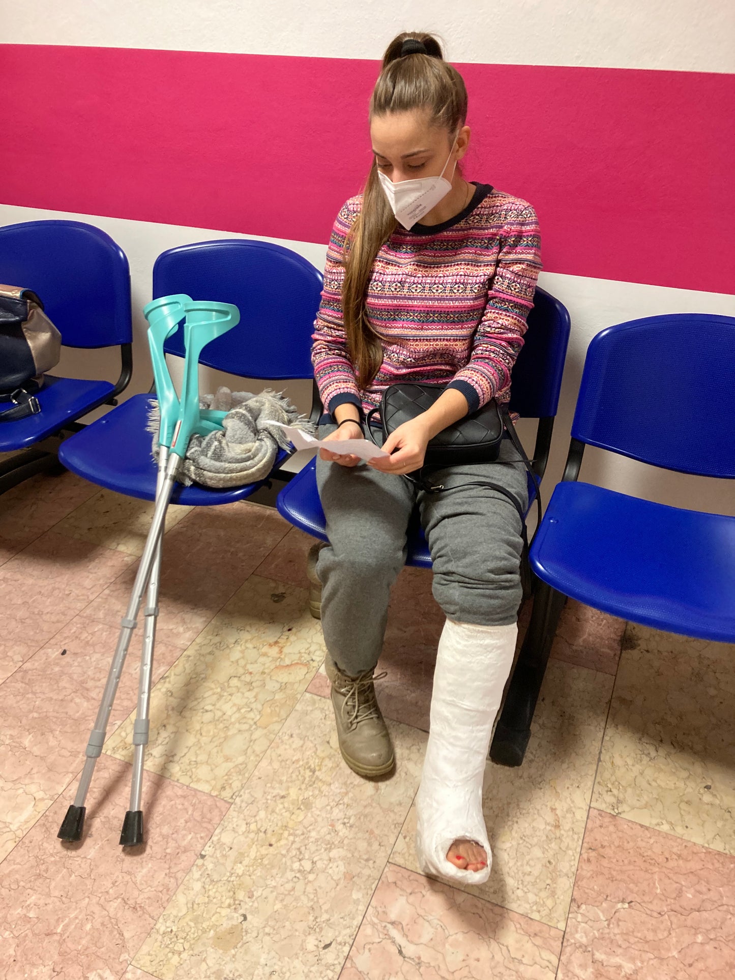 slwc chick on the way for remove in hospital video plus photos