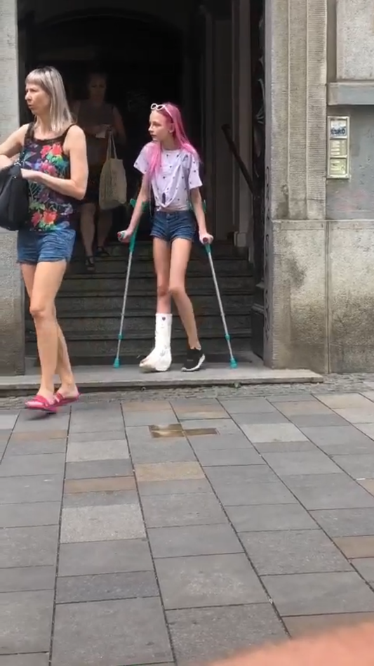 Young chick heavy slwc video