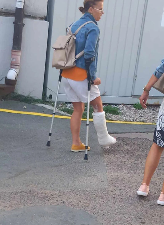 Woman get a fresh slwc in summer