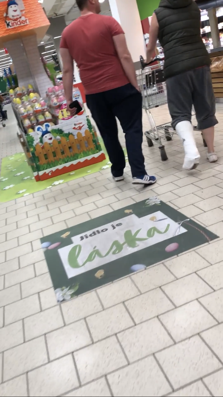 Woman heavy plaster slwc in mall -video