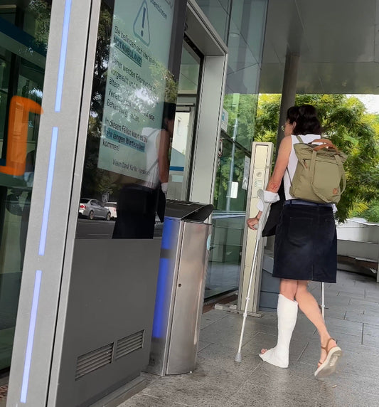 Vienna woman walking to hospital video