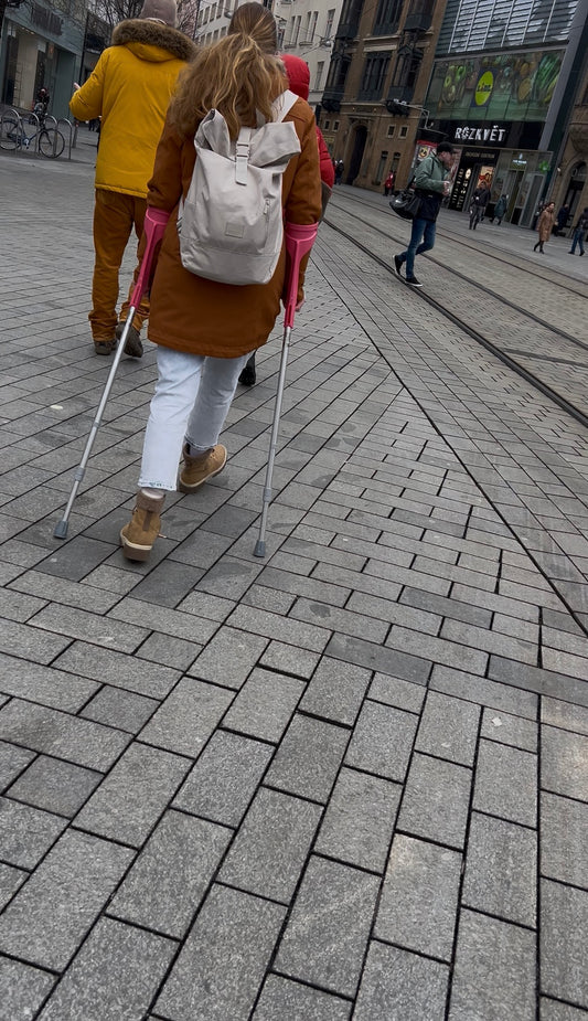 Girl city center crutches video