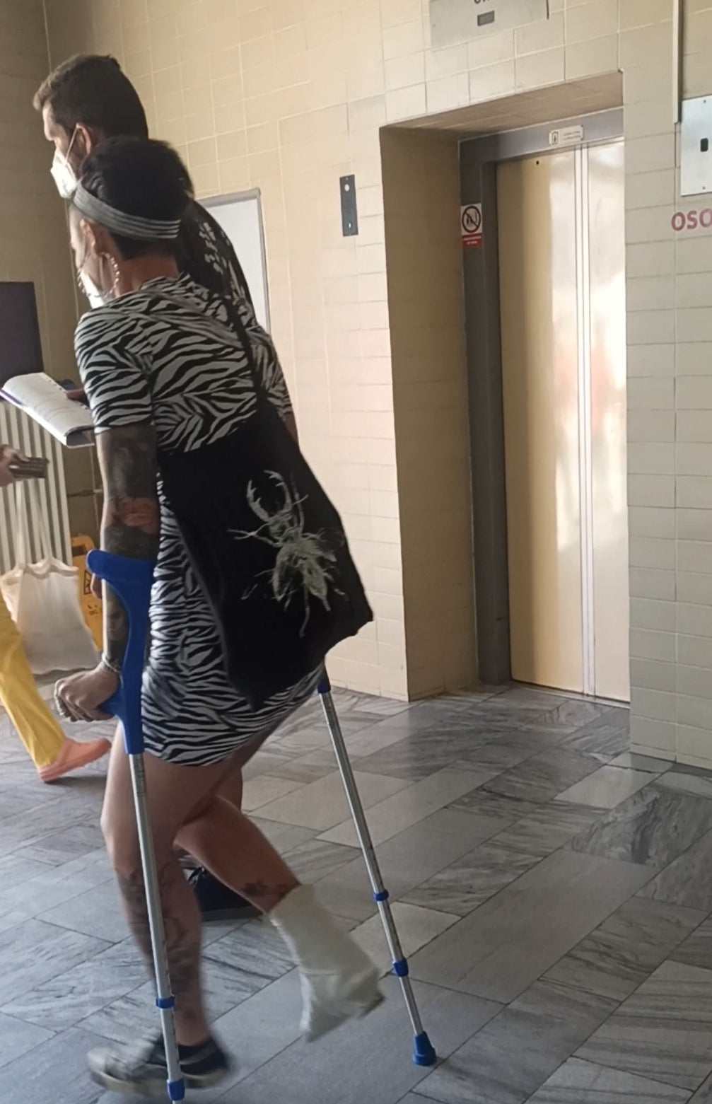 Woman fresh slwc leasing Hospital - video