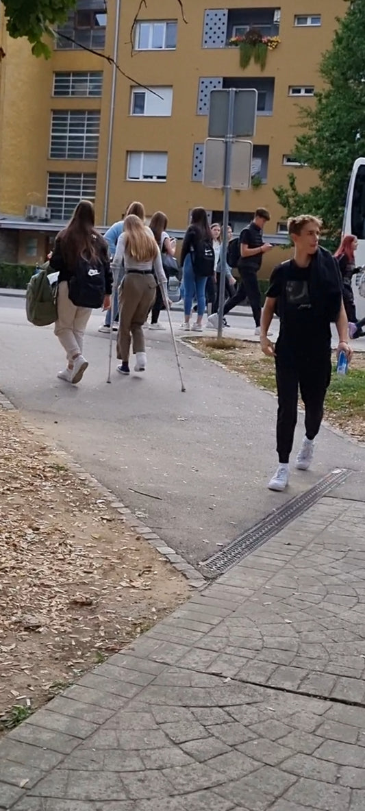 Autumn slwc girl- video