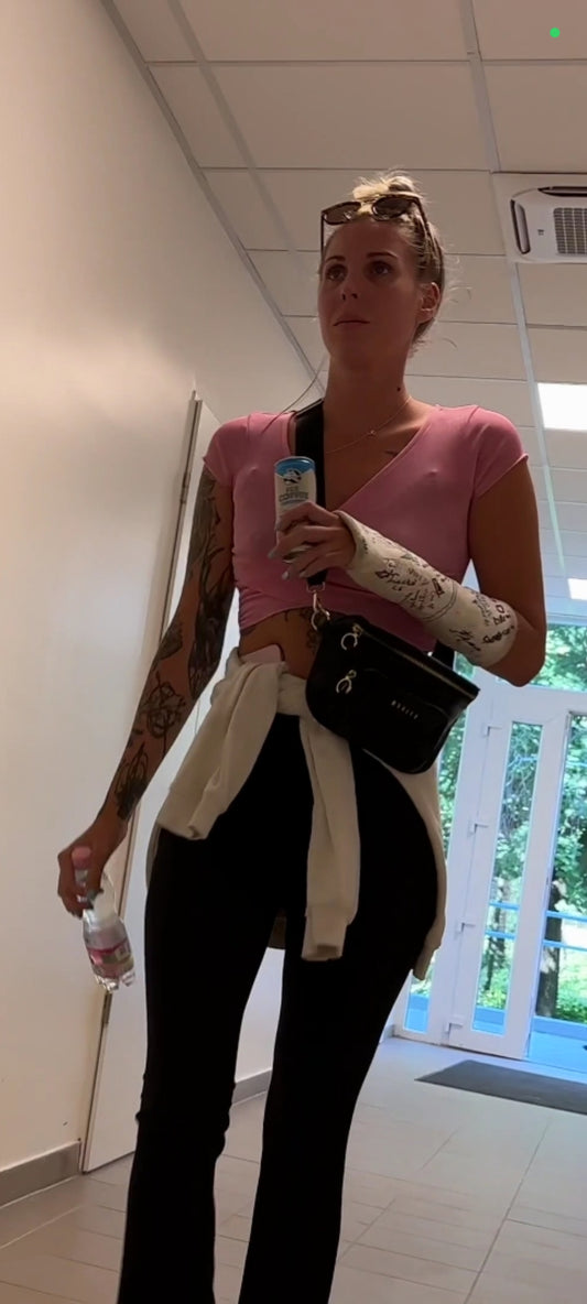 Beautifull girl in sats 2 videos